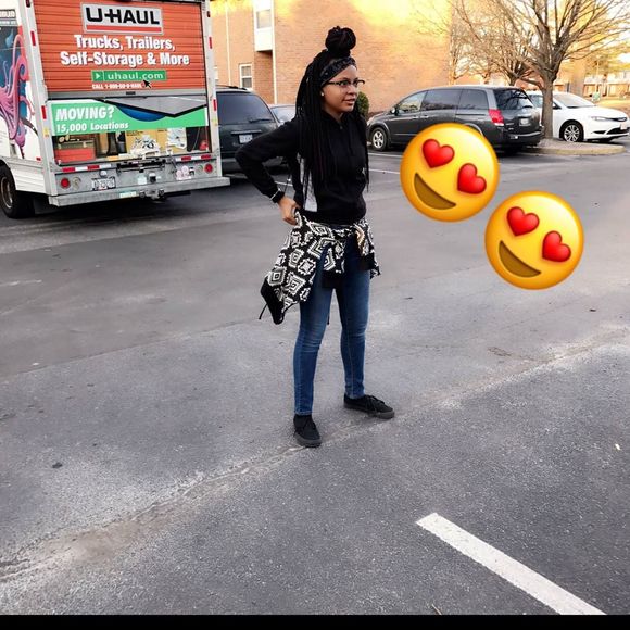 Meet your Posher, Jescita - Picture 1 of 1